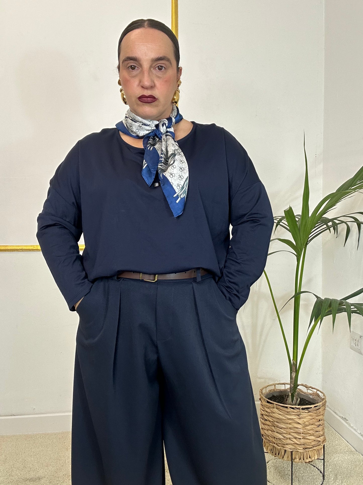 MAGLIA BASICA CON FOULARD