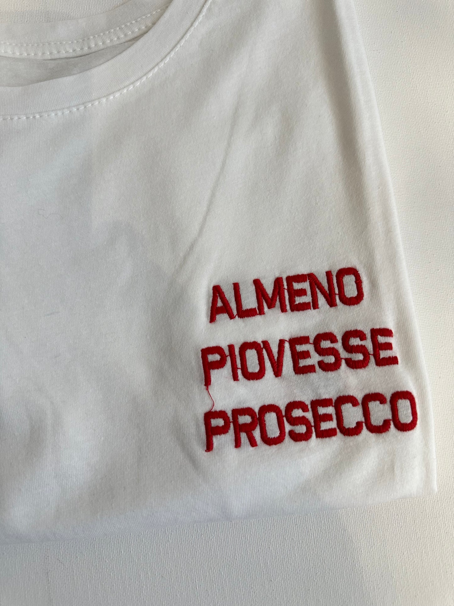 T-shirt “almeno piovesse prosecco”