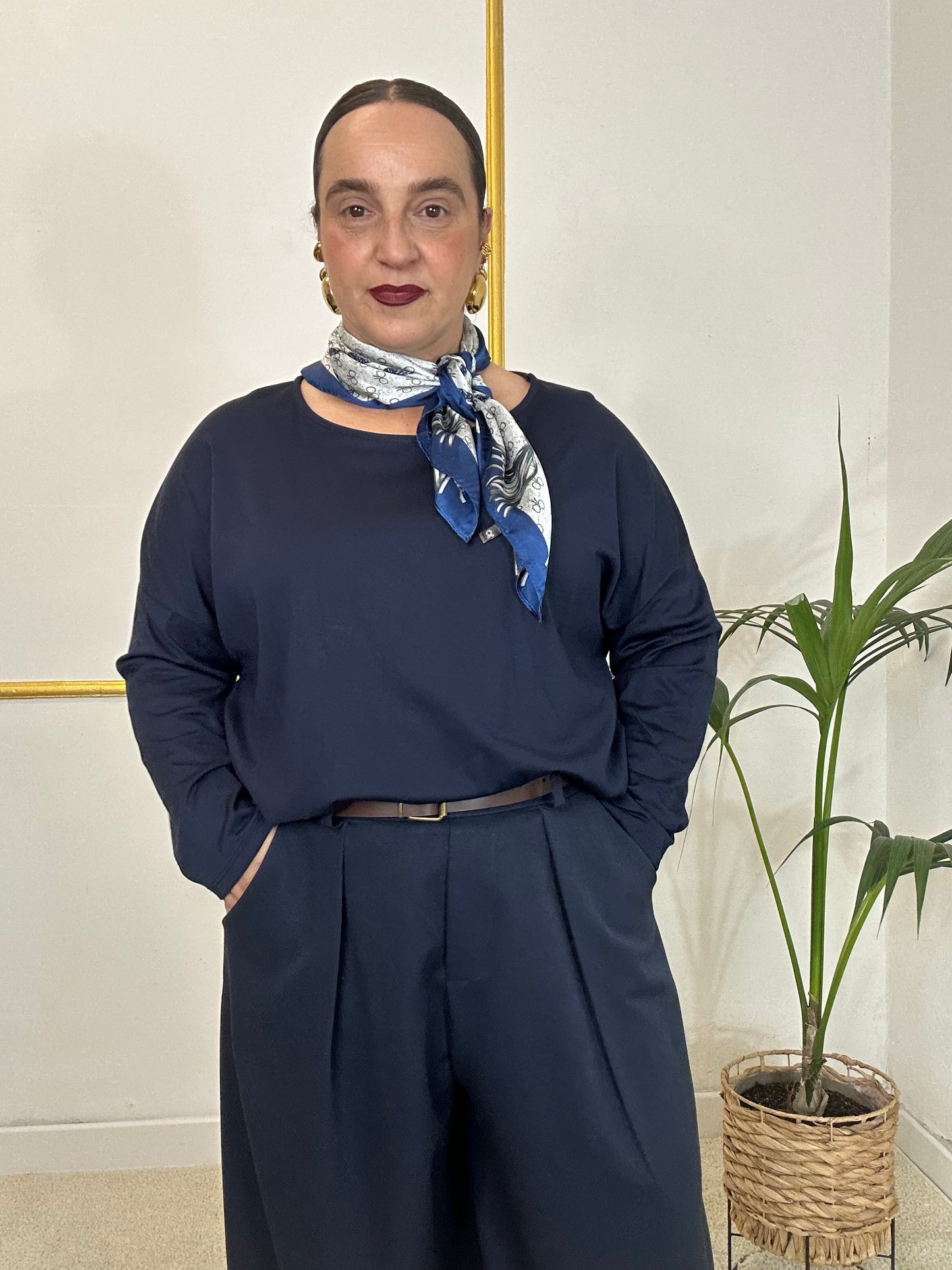 MAGLIA BASICA CON FOULARD