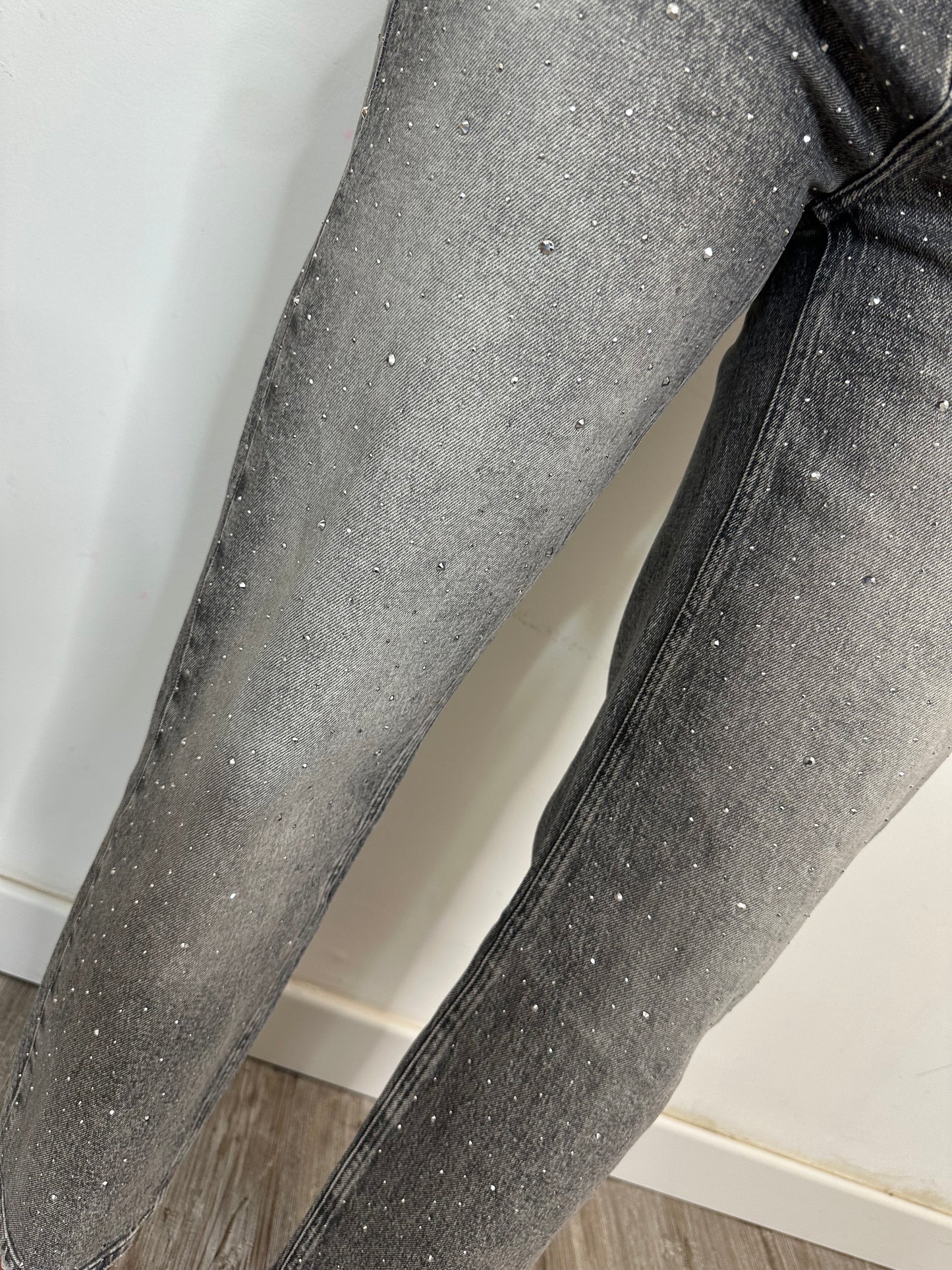 JEANS GRIGIO CON STRASS