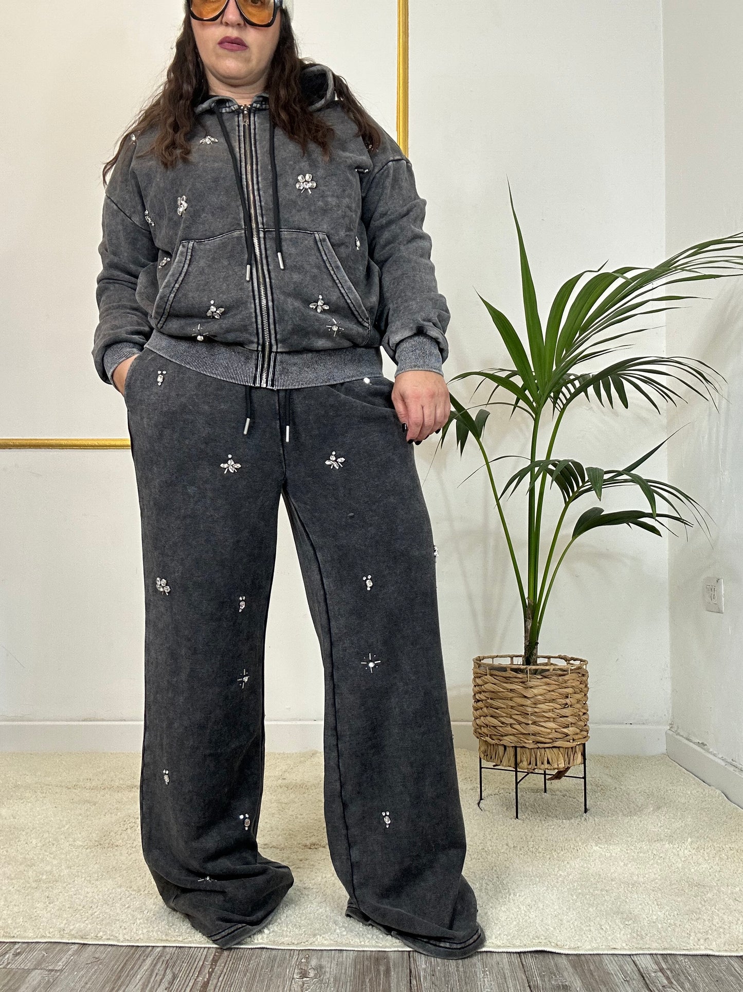 COMPLETO DI TUTA CON STRASS