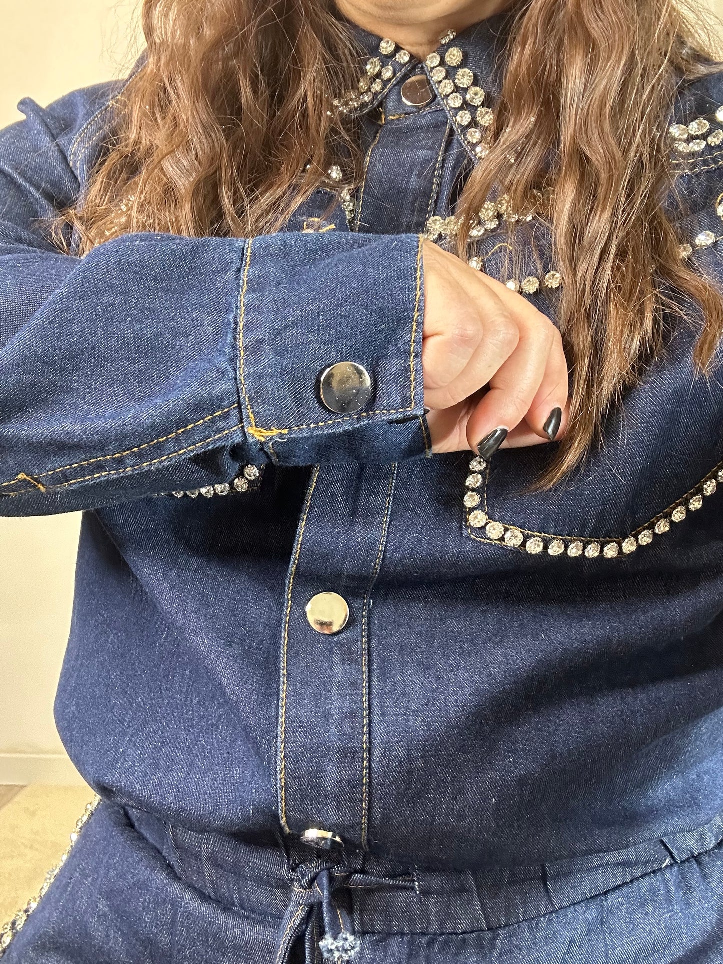 COMPLETO DI JEANS CON STRASS