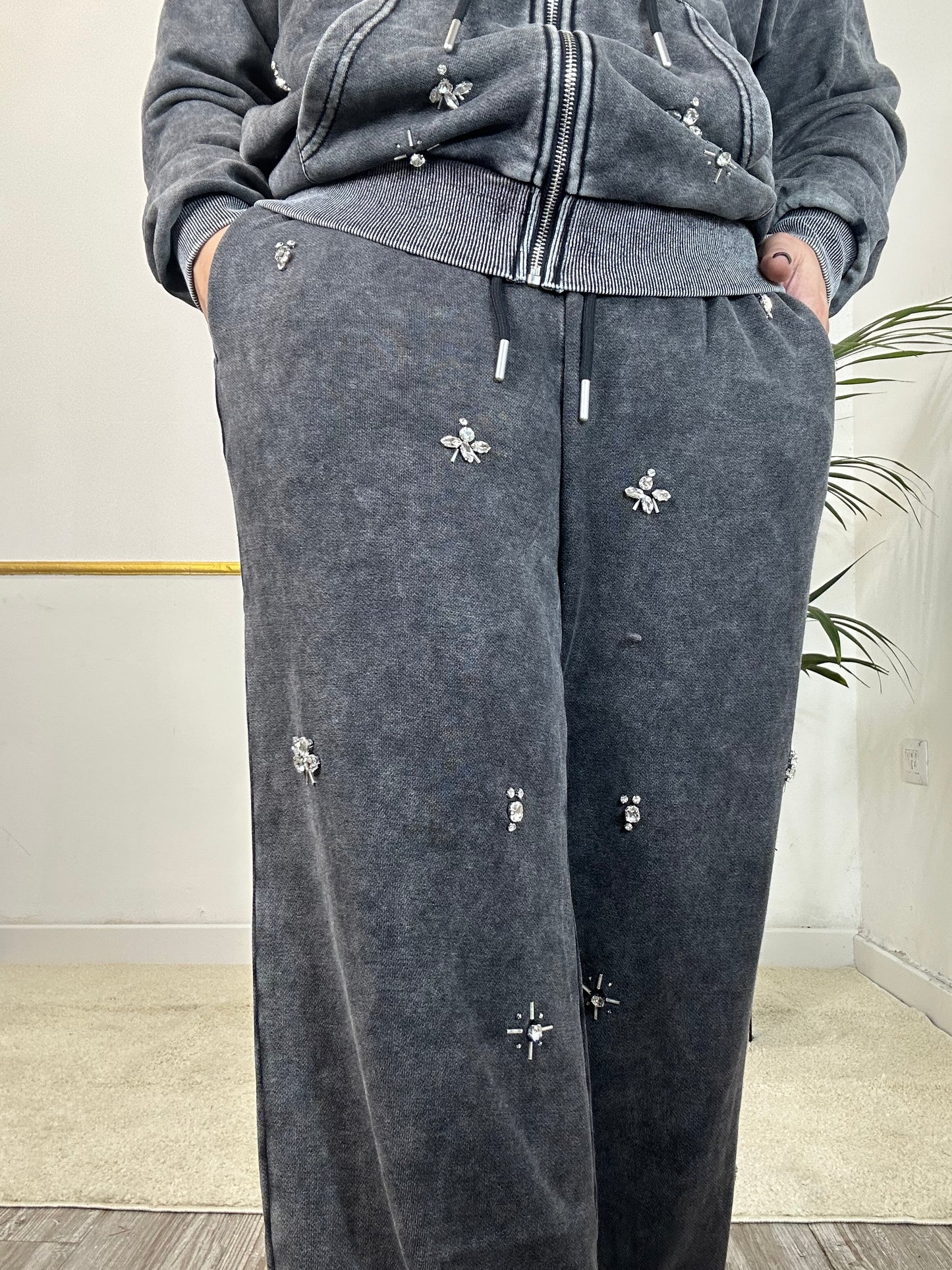 COMPLETO DI TUTA CON STRASS