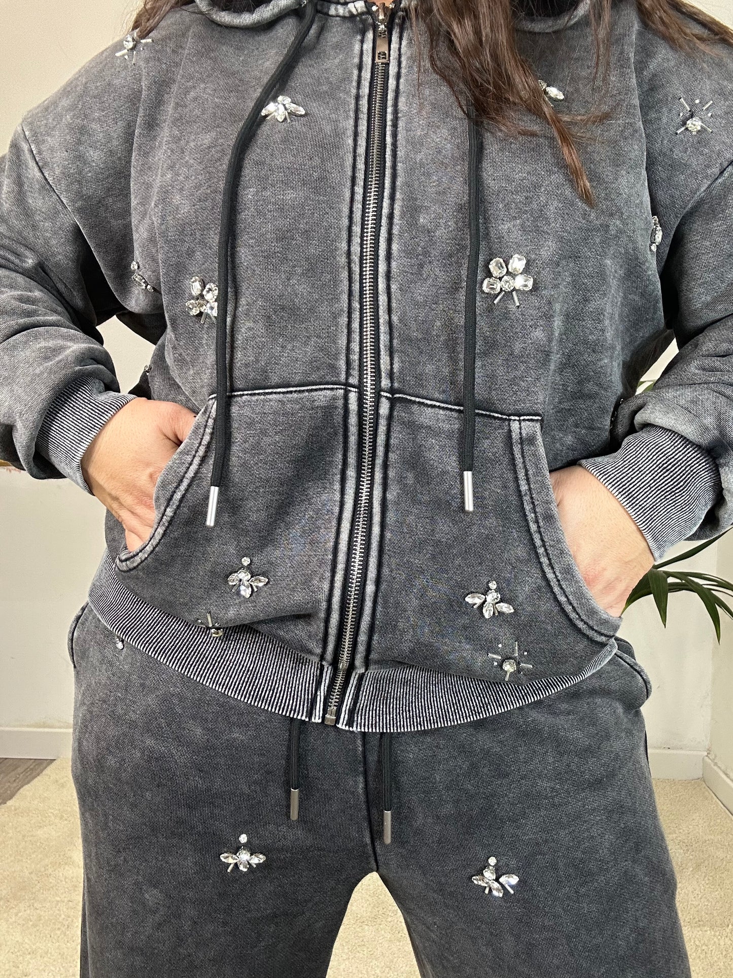 COMPLETO DI TUTA CON STRASS
