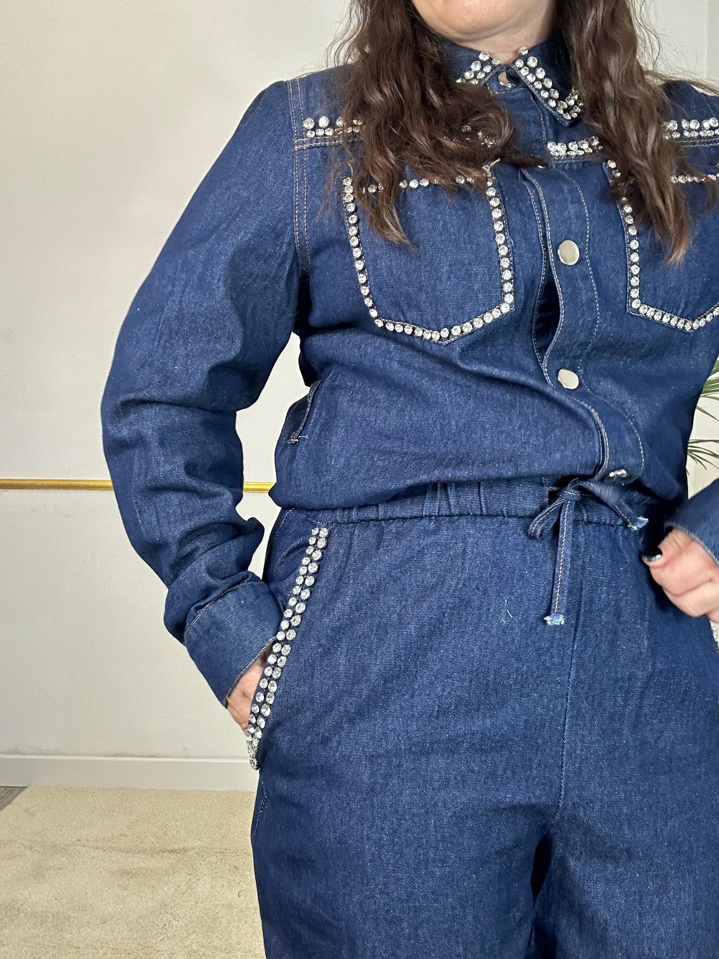 COMPLETO DI JEANS CON STRASS