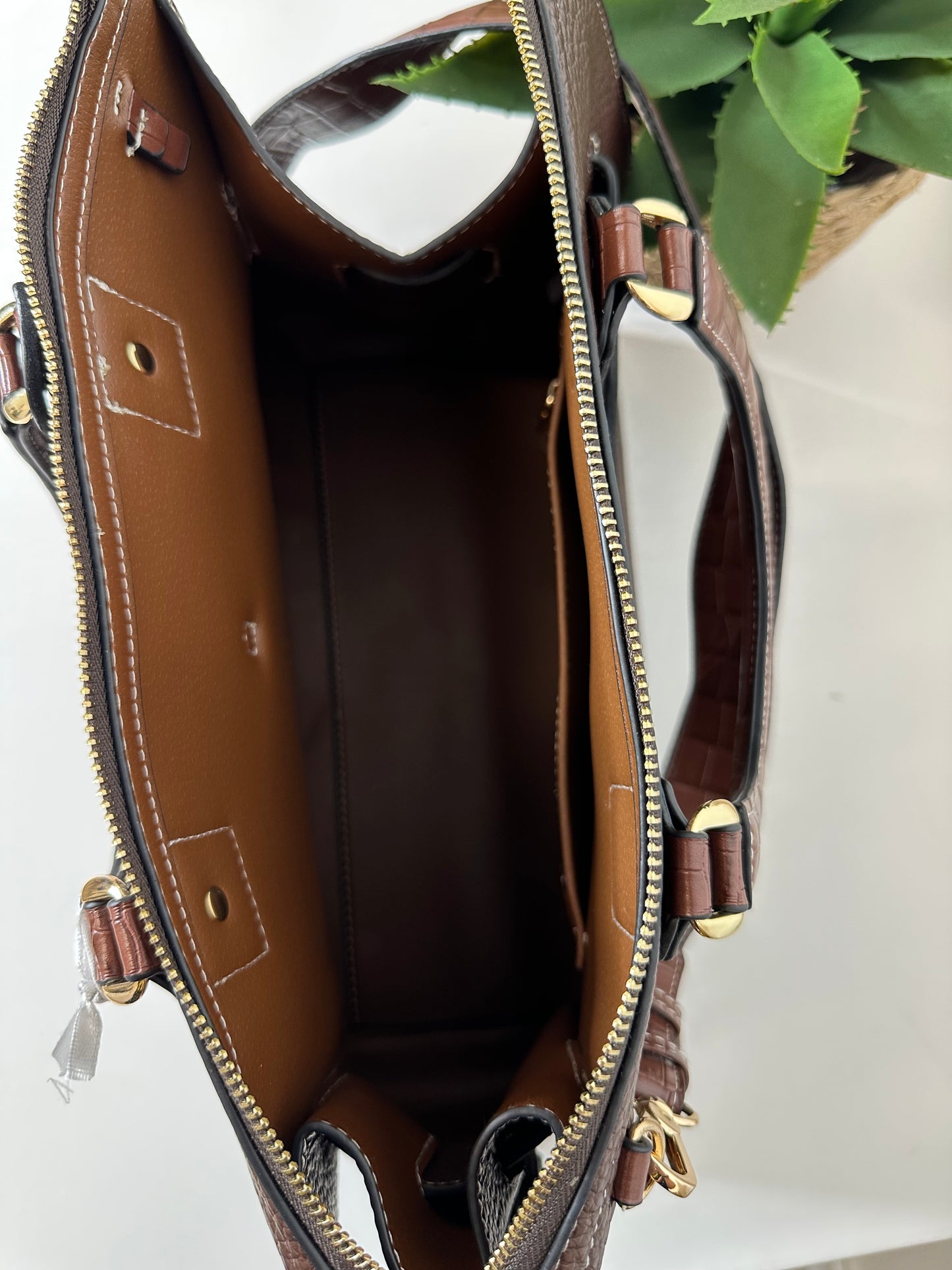 Borsa Marrone Ecopelle Martellata con Tracolla Coccodrillo