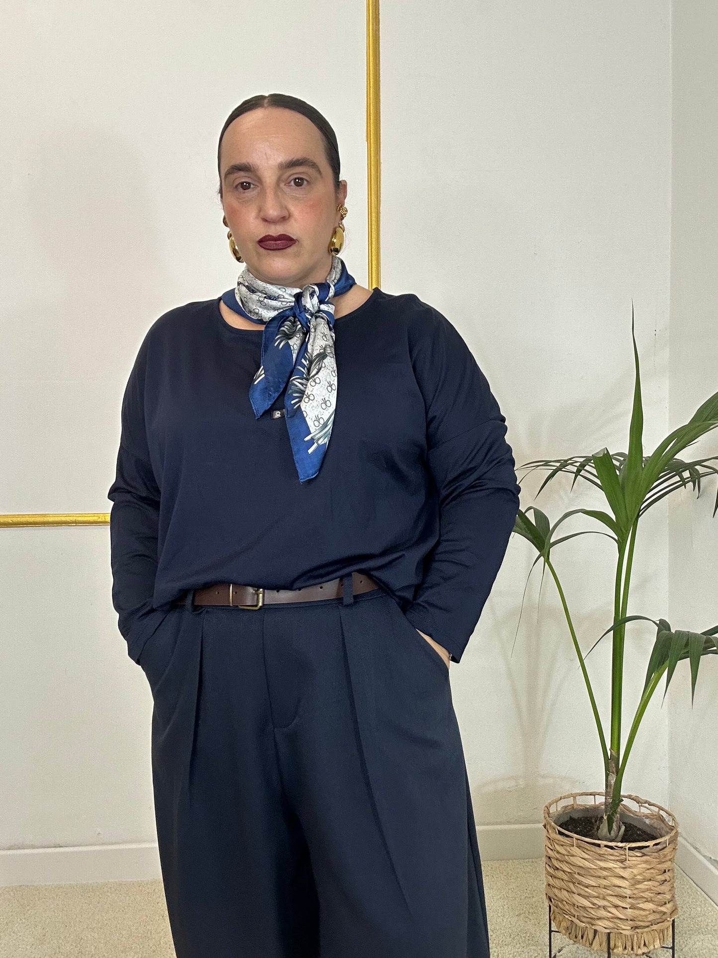 MAGLIA BASICA CON FOULARD