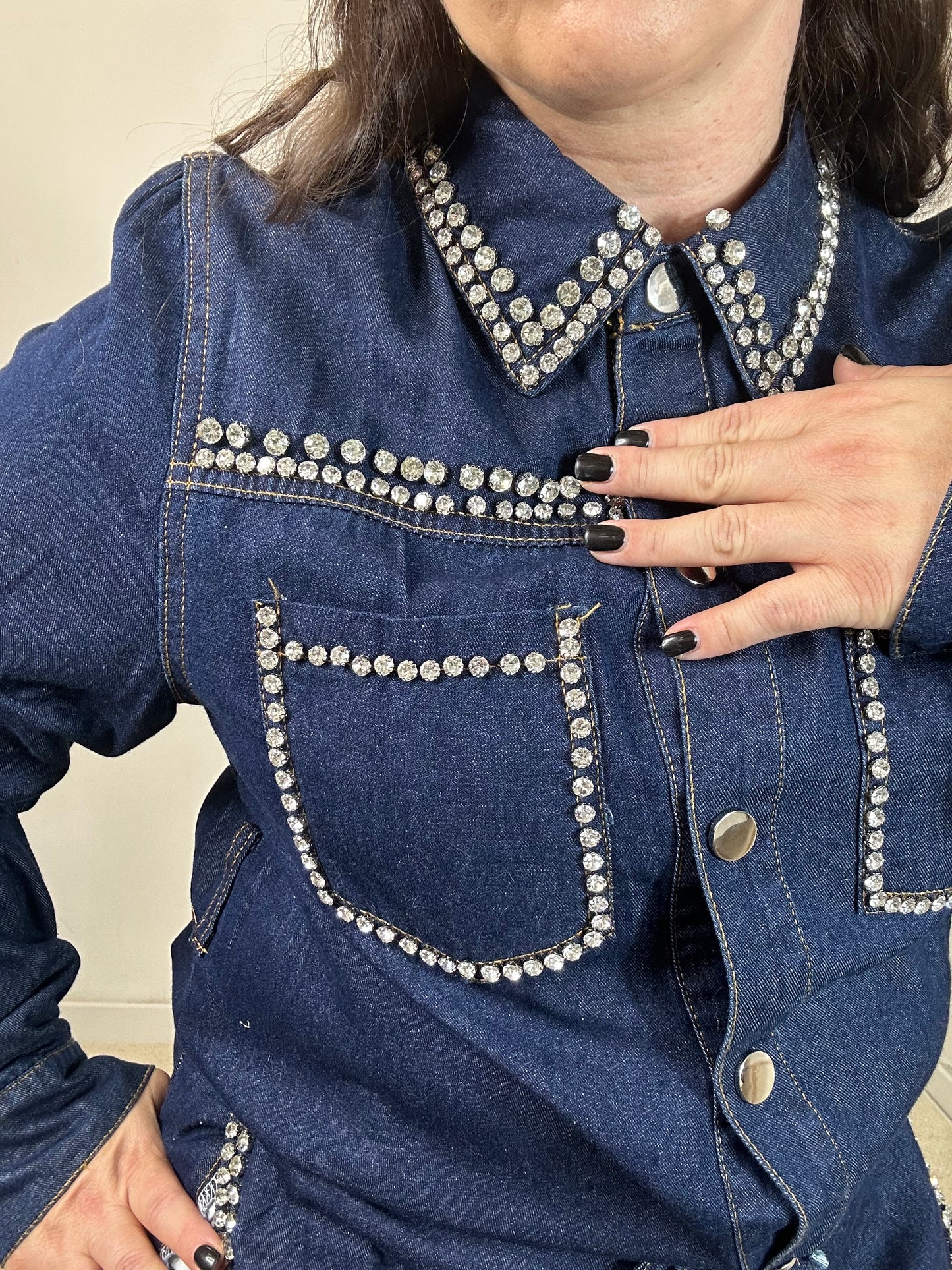COMPLETO DI JEANS CON STRASS