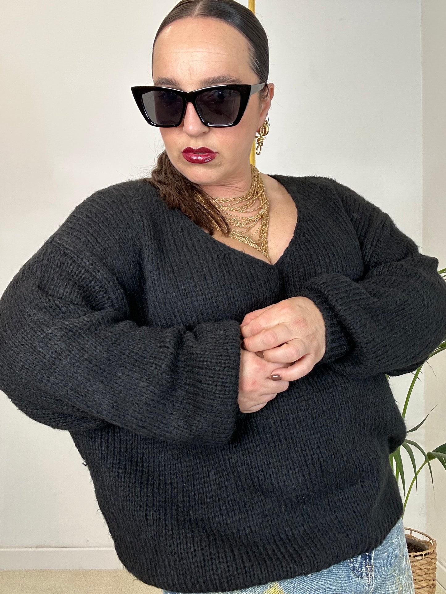 MAGLIA BASICA A V NERA