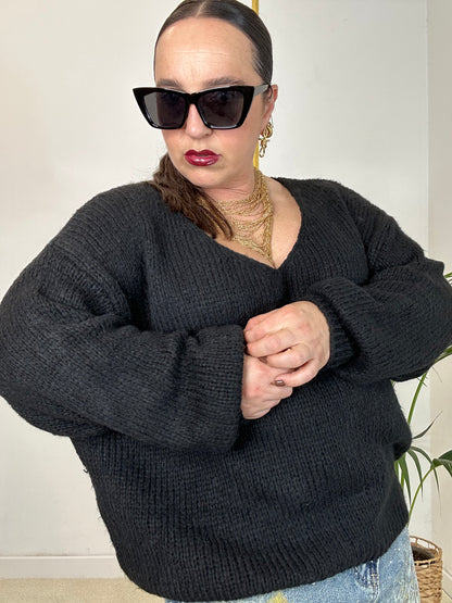 MAGLIA BASICA A V NERA