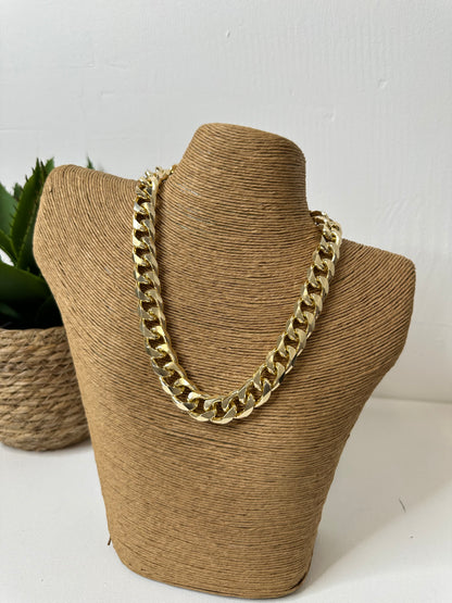 Collana catena media