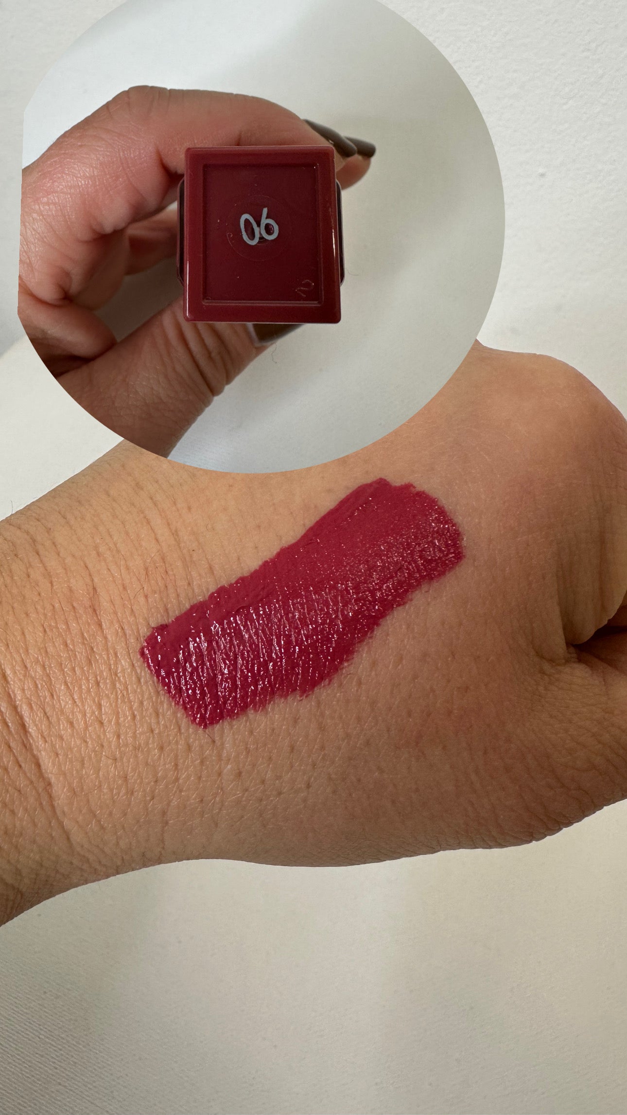 MISS ROYAL – Velvet Matte Lip Glaz