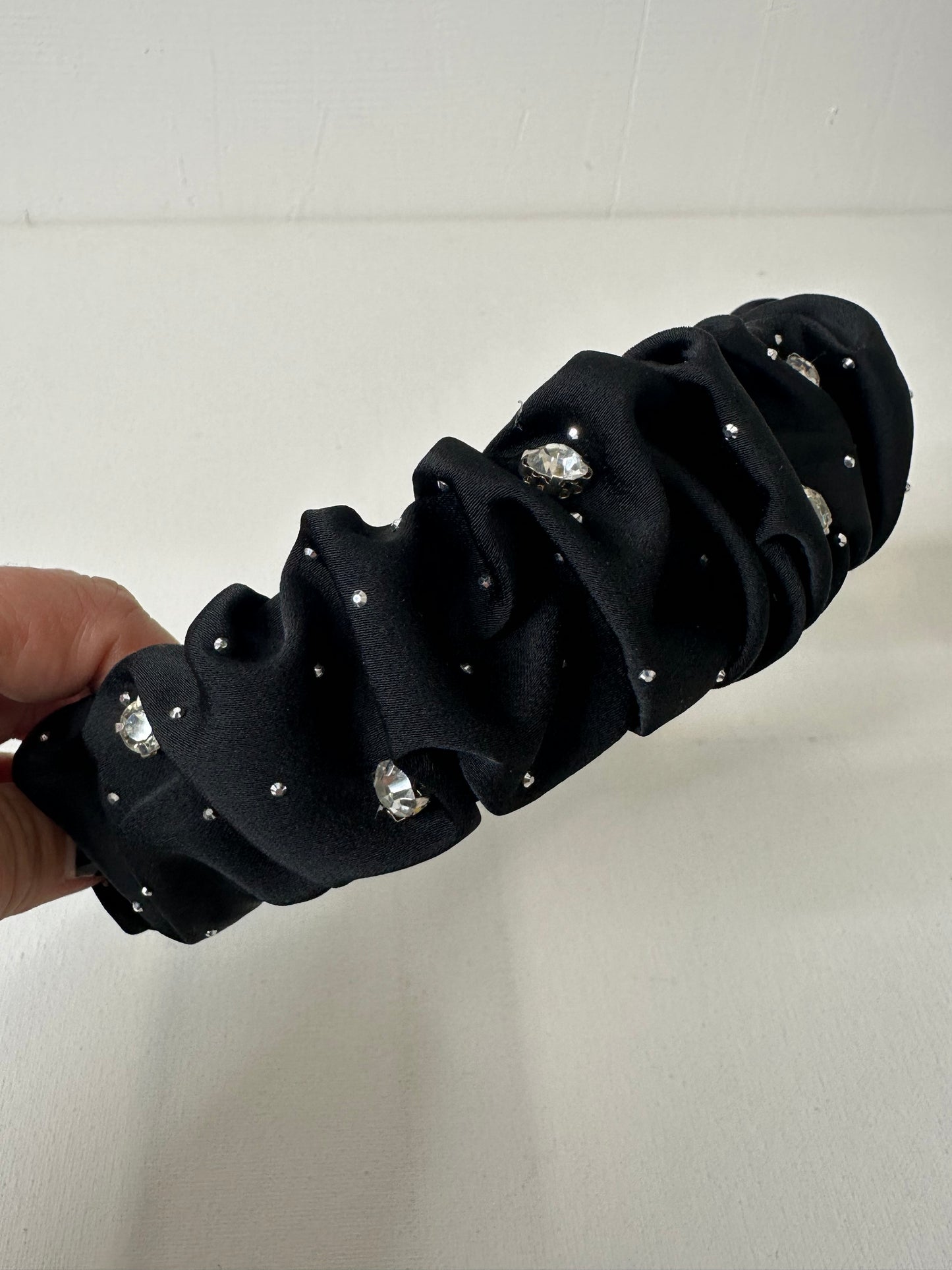 CERCHIETTO NERO STRASS