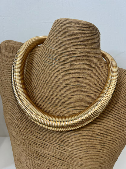 Girocollo rigido