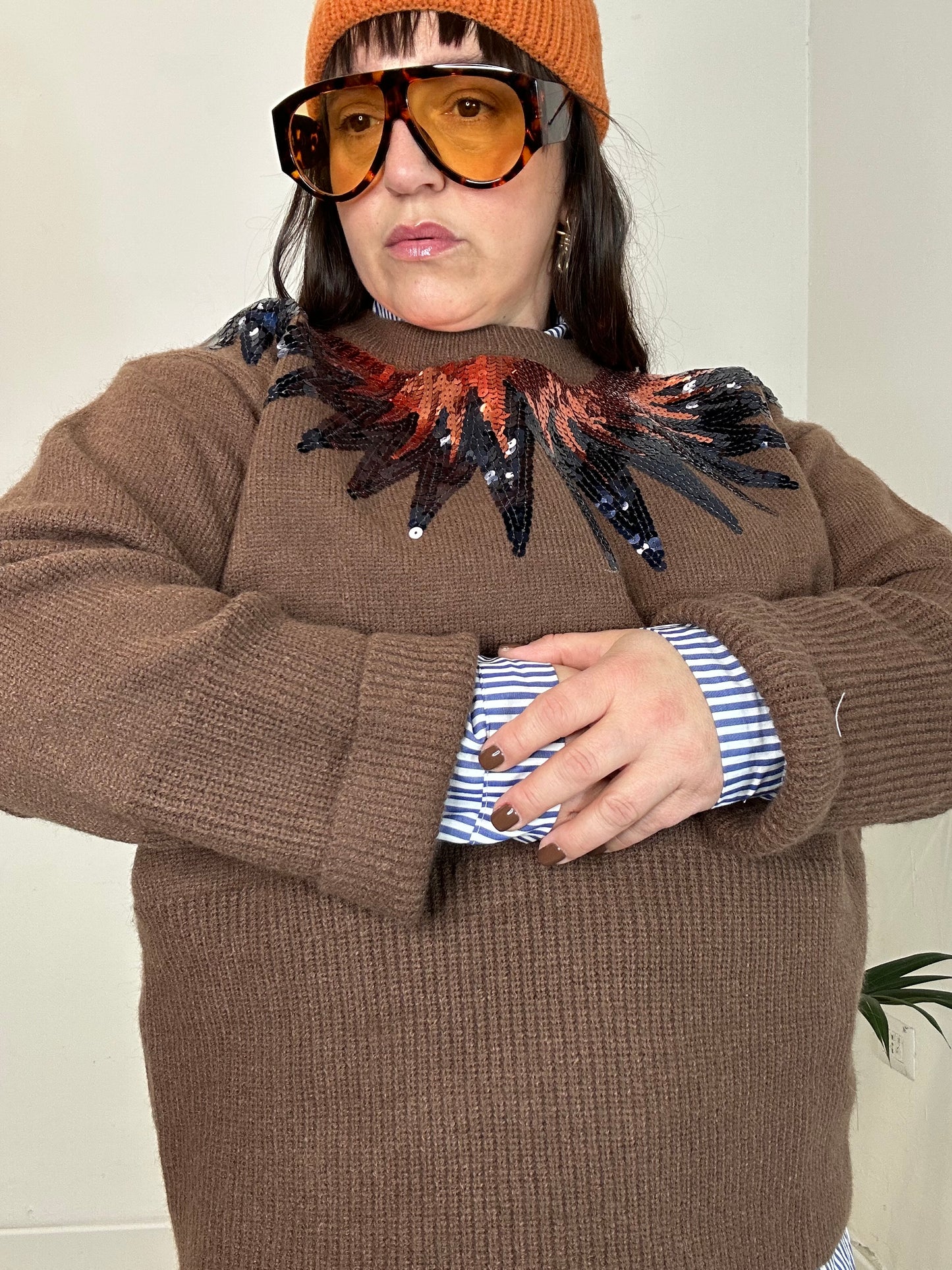 MAGLIA MARRONE CON PAILLETTES