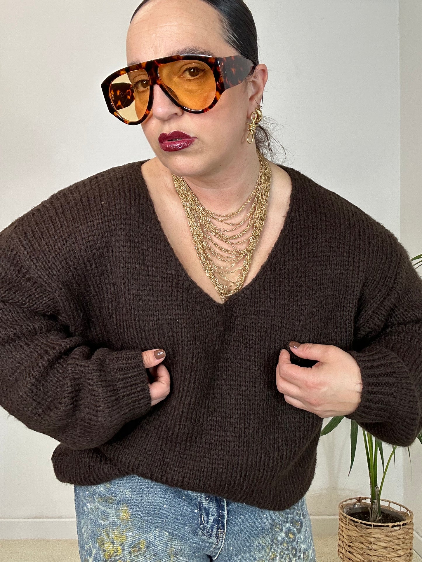 MAGLIA BASICA A V MARRONE