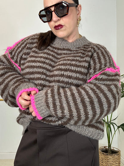 MAGLIA A RIGHE MARRONE