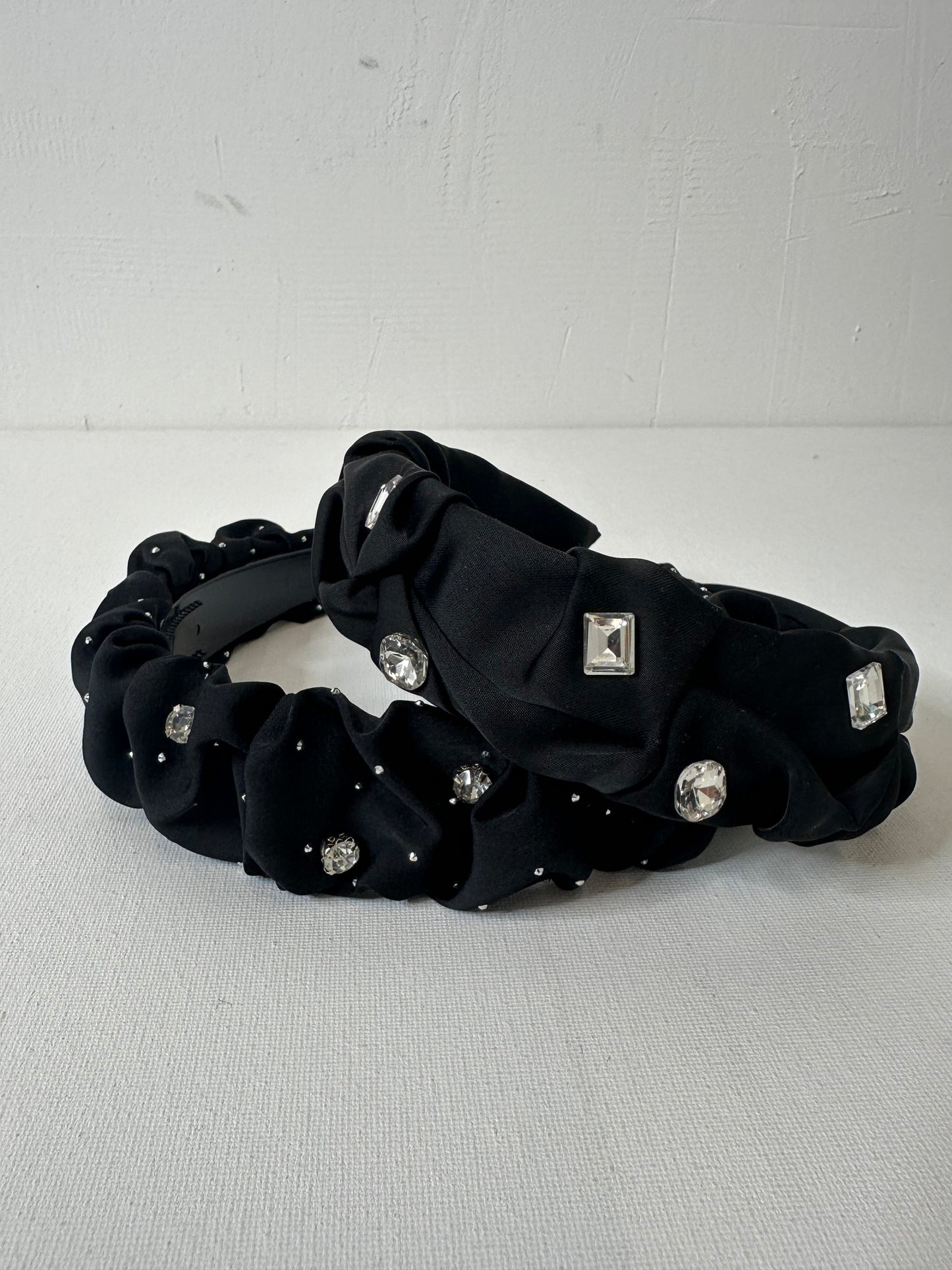 CERCHIETTO NERO STRASS