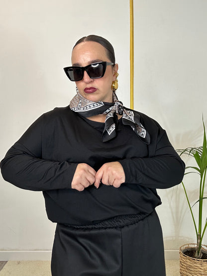 MAGLIA BASICA CON FOULARD